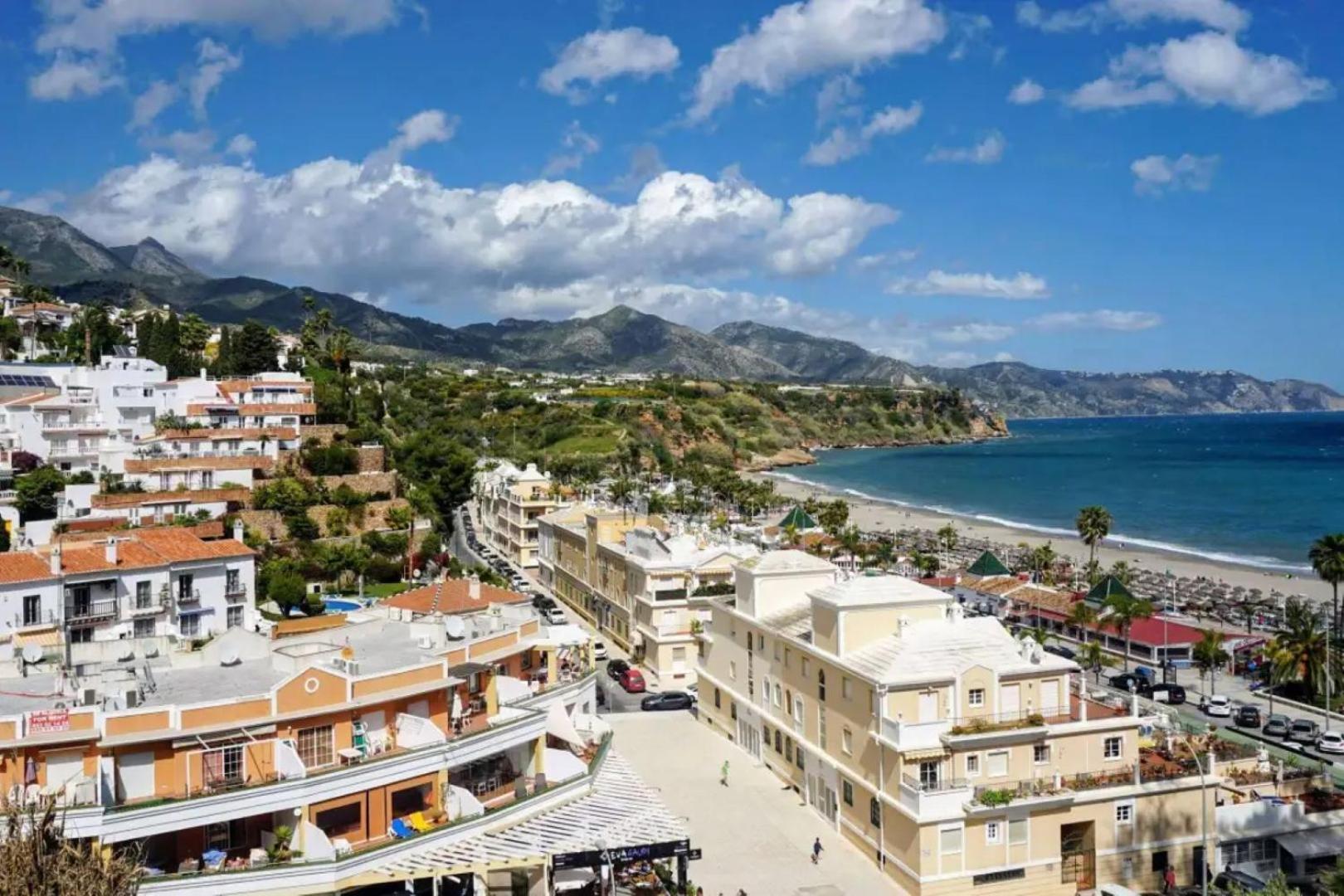 Apartament Burriana Beach Silhouse Nerja Eksteriør bilde